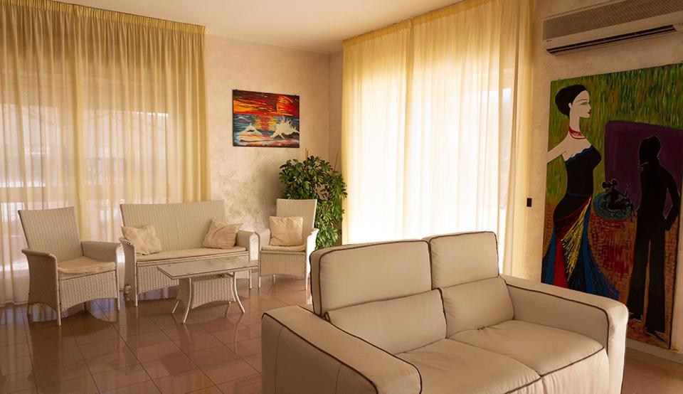 Hotel Parthenius Cirella Di Diamante Bagian luar foto